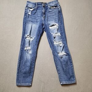 Judy Blue Destroyed / Distressed Boyfriend Fit Jeans 11/30